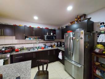 se vende bonita casa en San rafael de HEREDIA  23-668