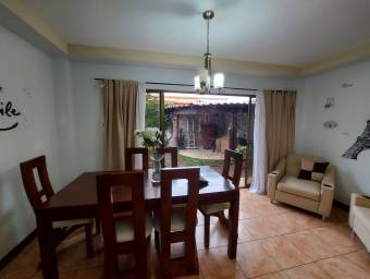 se vende espaciosa casa con patio y rancho en residencial en San Francisco de Heredia 23-33