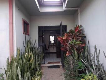 Casa en Venta en Santa Ana, San José. RAH 23-1217