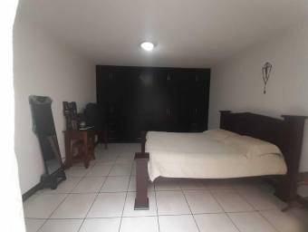 Casa en Venta en Santa Ana, San José. RAH 23-1217