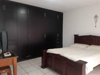 Casa en Venta en Santa Ana, San José. RAH 23-1217