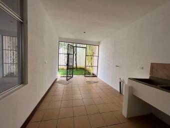 Casa en Venta en Alajuela. RAH 23-972