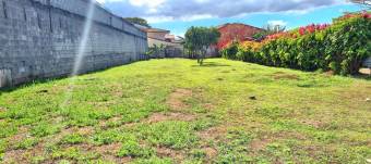 Lot is sold in Tures from Santo Domingo, Heredia.