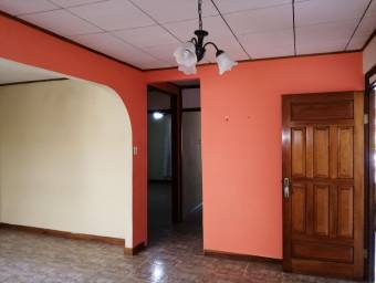 se vende casa centrica en Alajuela 23-777