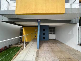 Se alquila espaciosa casa  en Alajuela centro 23-166