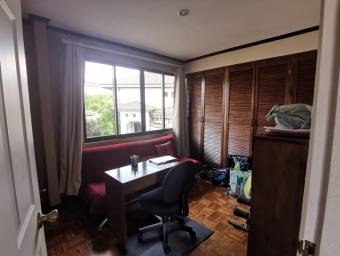 Apartamento en Venta en Curridabat, San José. RAH 23-1358