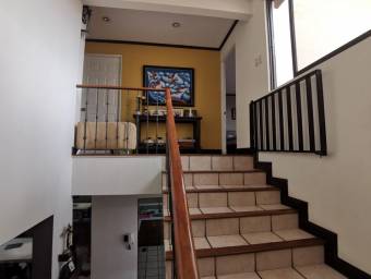 Apartamento en Venta en Curridabat, San José. RAH 23-1358