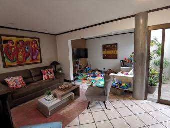 Apartamento en Venta en Curridabat, San José. RAH 23-1358