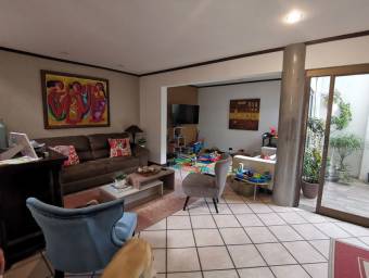 Apartamento en Venta en Curridabat, San José. RAH 23-1358