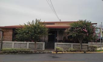 Casa en venta en Alajuela. RAH 22-1380