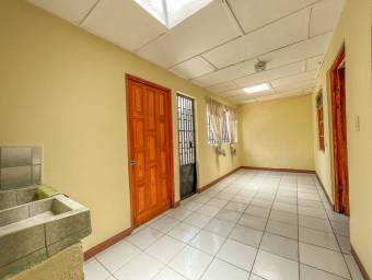 Casa en Venta en Tejar, Alajuela. RAH 22-2501