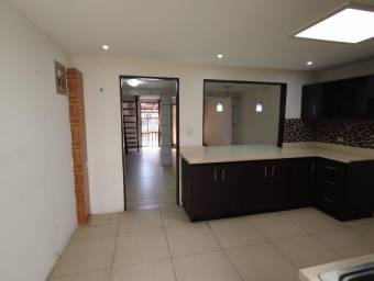 Casa en Venta en Ulloa, Heredia. RAH 23-1433