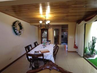 Casa en Venta en San Rafael, Heredia. RAH 23-1458