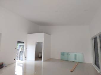 Se alquila local comercial a estrenar con bodega de 605m2 en Merced de San José 24-941