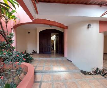 House for sale in La Itaba (Curridabat). Foreclosed property.