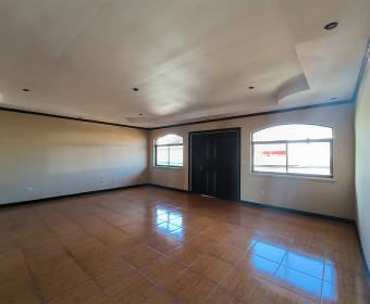 Casa a la venta en San Isidro, Coronado. Bien adjudicado bancario.