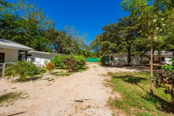 3 houses on large land and possibility of development