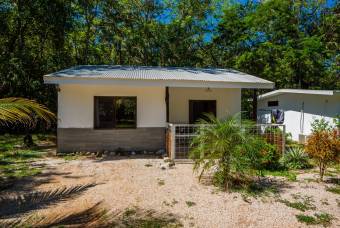 3 houses on large land and possibility of development