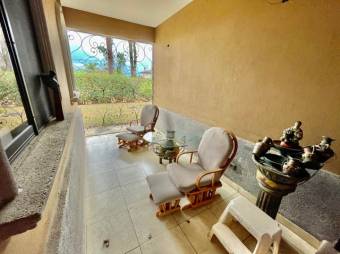 Se vende espaciosa casa con patio y terraza en La Guácima Alajuela A23-1512