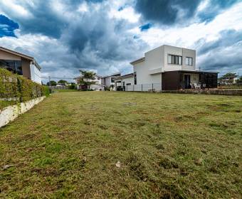 Lote de 517 m2 a la venta en Condominio Los Castillos en La Guacima.