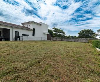 Lote de 517 m2 a la venta en Condominio Los Castillos en La Guacima.