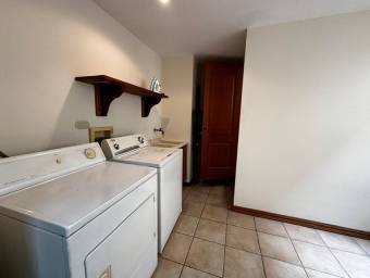 Alquiler de Apartamento en San Rafael, Escazú. RAH 25-638