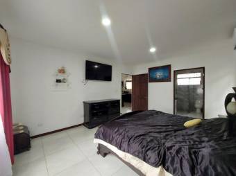 Se venden 2 casas y apartamento con gran lote en Atenas Alajuela 25-824