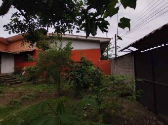 Se casa con lote de mas de 1400m2 en Turrialba Cartago A23-1631