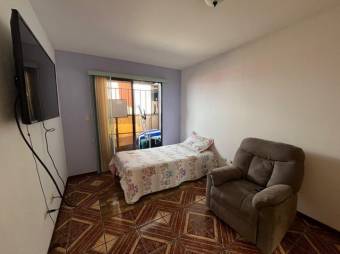 Se vende espaciosa casa con terraza en Guadalupe San José 25-588