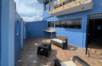 Se vende espaciosa casa con terraza en Guadalupe San José 25-588