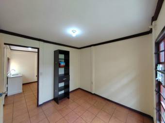 Se vende espacioso apartamento en Gravilias San José 25-235