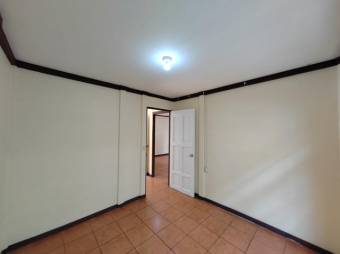 Se vende espacioso apartamento en Gravilias San José 25-235