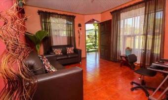 Se vende casa con gran lote en Pérez Zeledón San José 25-32