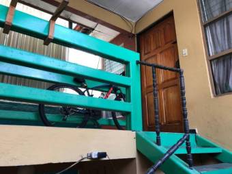 Se vende casa con 4 apartamentos en Sabanilla San José 23-1460