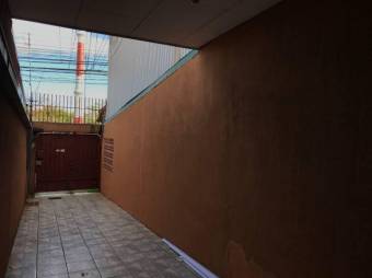 Se vende casa con 4 apartamentos en Sabanilla San José 23-1460