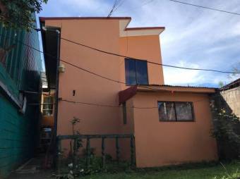 Se vende casa con 4 apartamentos en Sabanilla San José 23-1460