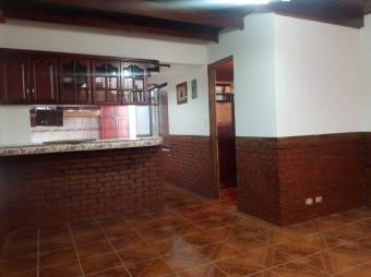 Se vende casa con 4 apartamentos en Sabanilla San José 23-1460