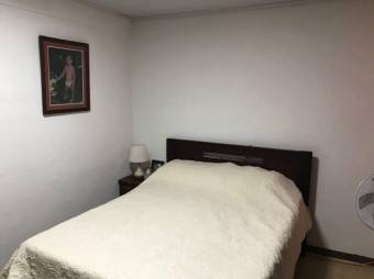 Se vende casa con 4 apartamentos en Sabanilla San José 23-1460