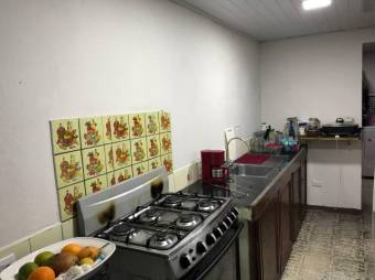 Se vende casa con 4 apartamentos en Sabanilla San José 23-1460