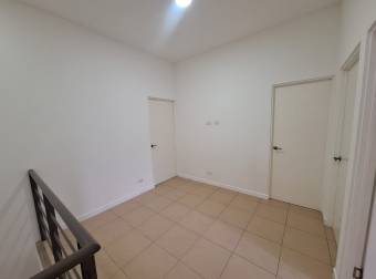 VENTA CASA DE 2 PISOS EN CONDOMINIO 3 HABITACIONES