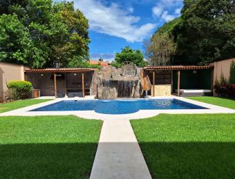 LUXURIOUS HOUSE FOR RENT WITH POOL 5 BEDROOMS CIUDAD COLON PRIVATE RESIDENTIAL