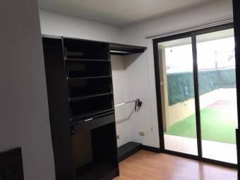 Se vende moderna casa en condominio de San Antonio San José 23-1733