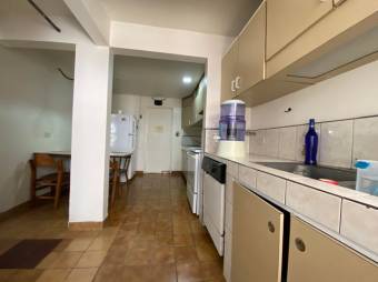 Se vende espaciosa casa en condominio de Tibás San José 24-1436