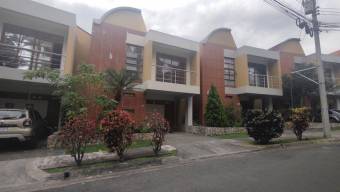 Se vende moderna casa en condominio de San Felipe San José 25-37