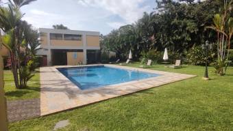 Se vende moderna casa en condominio de San Felipe San José 25-37