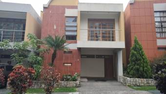 Se vende moderna casa en condominio de San Felipe San José 25-37