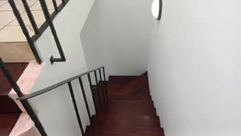 Se vende espaciosa casa en Mercedes San José 25-581