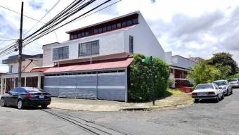 Se vende espaciosa casa en Zapote de San José 25-436