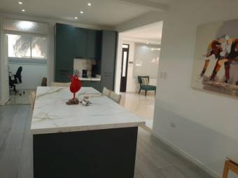 Se vende moderna casa en condominio de Santa Ana 25-114