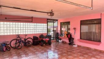 Se vende moderna casa en San Vicente San José 24-428